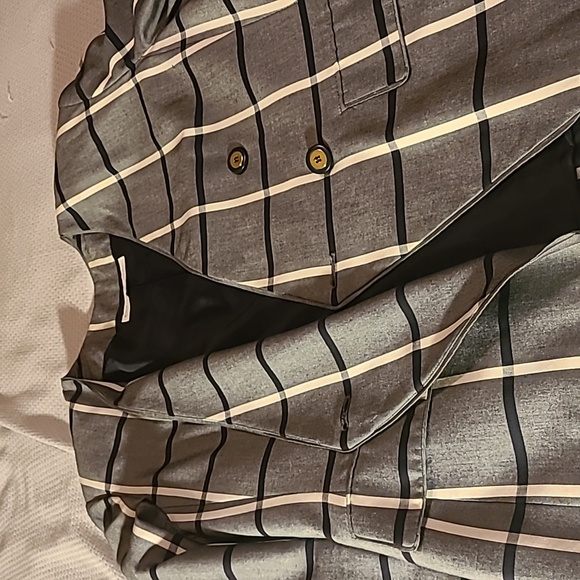 Preston York Suit - Picture 2 of 4